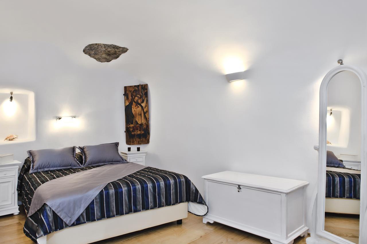 Anemomilos Oia  Room photo