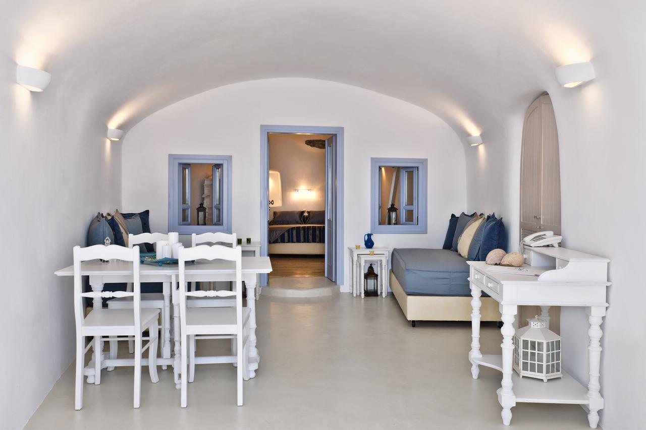 Anemomilos Oia  Room photo
