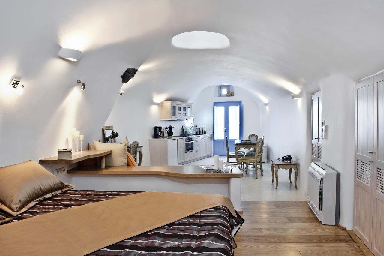 Anemomilos Oia  Room photo