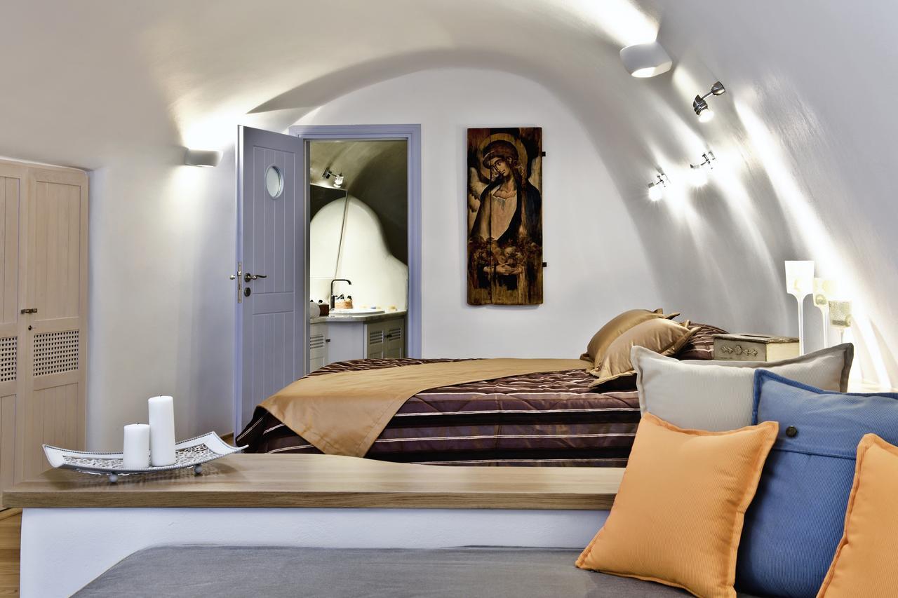 Anemomilos Oia  Room photo
